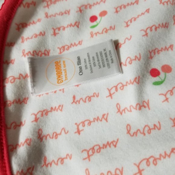 Gymboree Newborn Essentials {Strawberry} Used blanket & NWT Bib - Picture 4 of 4